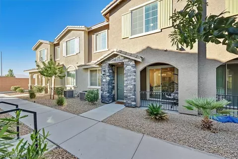 20 Barbara Ln #51, Las Vegas, NV 89183