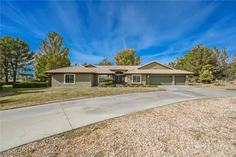 2100 Red Rock Dr, Pahrump, NV 89048