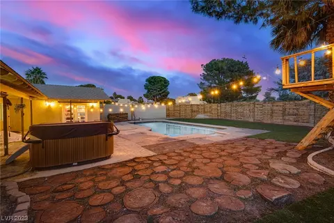 3179 Desmond Ave, Las Vegas, NV 89121