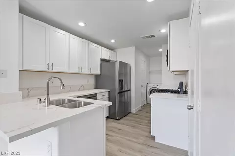 3472 Twilight Star Dr, Las Vegas, NV 89117