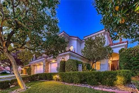 8744 Double Eagle Dr, Las Vegas, NV 89117