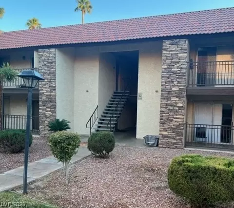 5008 River Glen Dr #136, Las Vegas, NV 89103