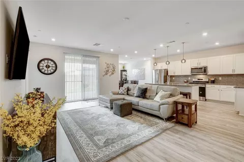 10933 Chipotle Ave, Las Vegas, NV 89166