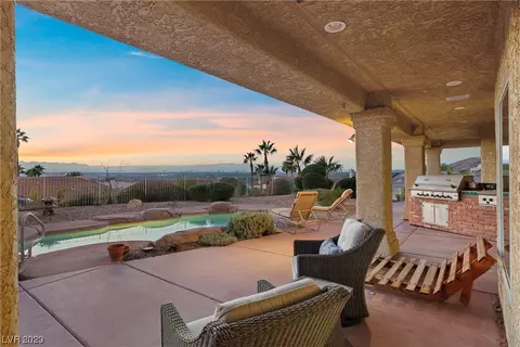 1046 Chanterelle Dr, Henderson, NV 89011