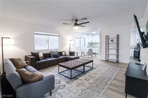 6145 Foothill Blvd, Las Vegas, NV 89118