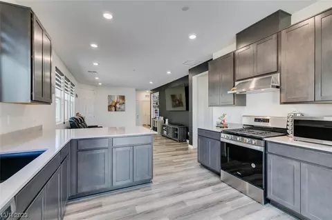 8795 Oak Lawn St, Las Vegas, NV 89148