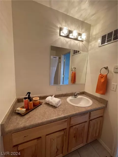 Bath - 255 J V Walker St, Ely, NV 89301 photo 4 of 4