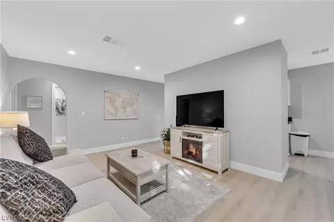 1852 N Decatur Blvd #104, Las Vegas, NV 89108