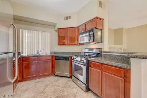 1708 Queen Victoria St #101, Las Vegas, NV 89144