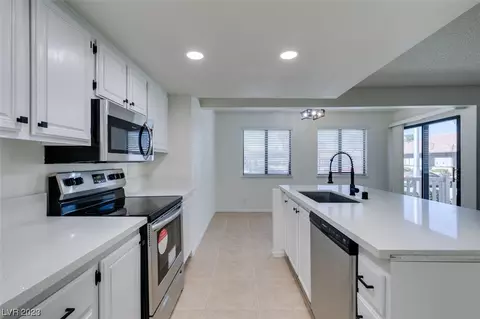 3375 E Tompkins Ave #129, Las Vegas, NV 89121