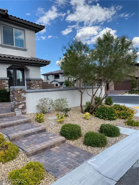 320 Oakrun Ct, Las Vegas, NV 89138