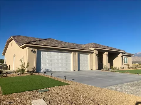 780 E Hickory St, Pahrump, NV 89048
