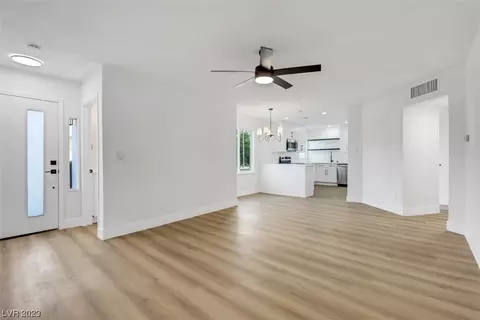 1026 E Oakey Blvd, Las Vegas, NV 89104