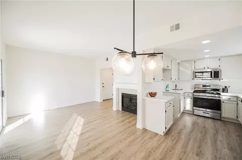 369 Seine Way #369, Henderson, NV 89014