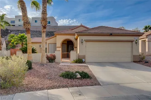 551 Kings Links St, Henderson, NV 89012