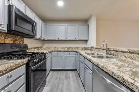 2625 S Durango Dr #201, Las Vegas, NV 89117