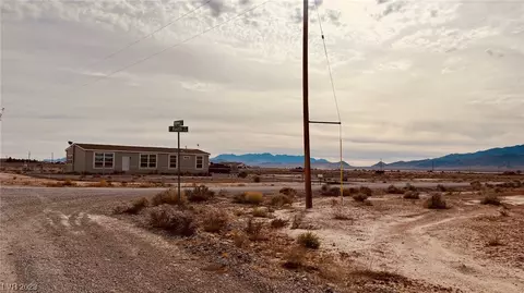 9220 S Raymond St, Pahrump, NV 89048