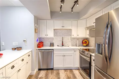 928 Falconhead Ln #102, Las Vegas, NV 89128