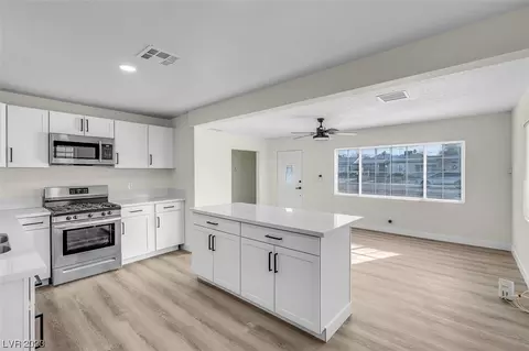 122 Fir St, Henderson, NV 89015