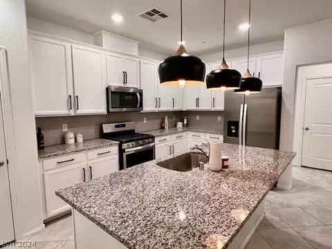 2828 Alenga St, Henderson, NV 89044