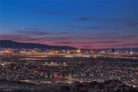 531 Rock Peak Dr, Henderson, NV 89012