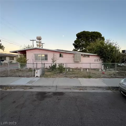 1127 Eastwood Dr, Las Vegas, NV 89104