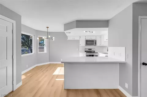 904 Rockview Dr #201, Las Vegas, NV 89128
