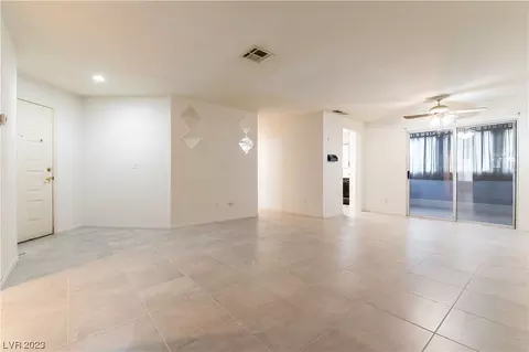 1533 Linnbaker Ln #103, Las Vegas, NV 89110