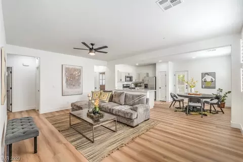 944 Aspen Cliff Dr, Henderson, NV 89011