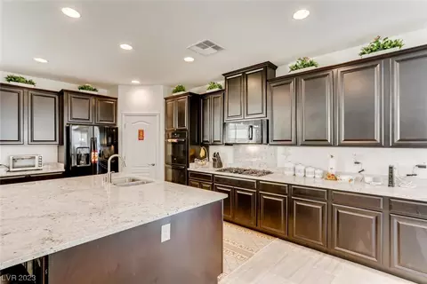 6274 Hambledon Hill Rd, Las Vegas, NV 89113