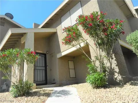 1648 Marathon Dr, Las Vegas, NV 89108