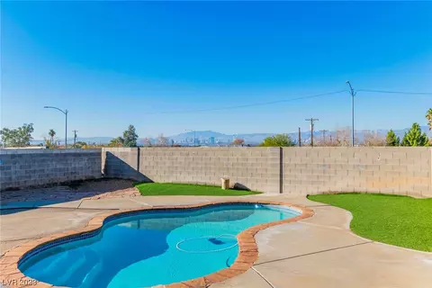 6326 Mount Rainier Ave, Las Vegas, NV 89156