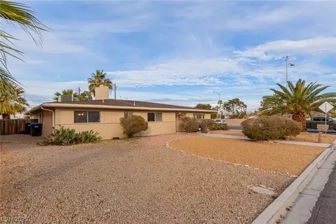 2304 Llewellyn Dr, Las Vegas, NV 89102