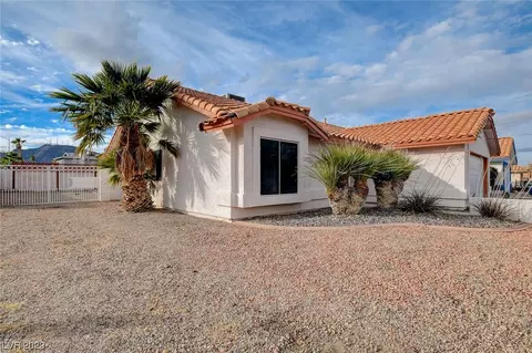 735 Chimney Rock Dr, Henderson, NV 89002
