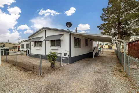 81 W Comstock Cir, Pahrump, NV 89048