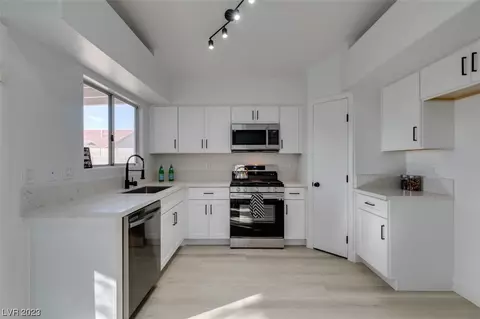 3911 Mcgregor Way, North Las Vegas, NV 89032