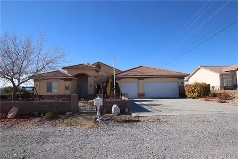 2060 Iroquois Ave, Pahrump, NV 89048