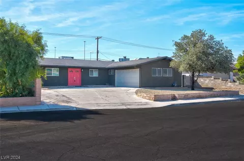 2105 Glen Heather Way, Las Vegas, NV 89102