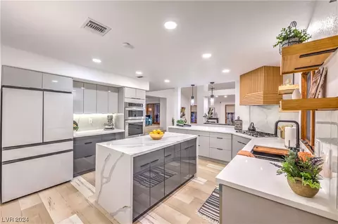 5120 Breakers Ln, Las Vegas, NV 89113