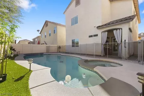 8324 Teton Crest Pl, Las Vegas, NV 89143
