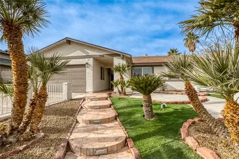 734 Arrowhead Trl, Henderson, NV 89002