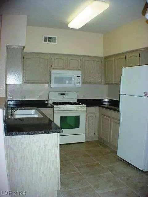 3400 Cabana Dr #1111, Las Vegas, NV 89122