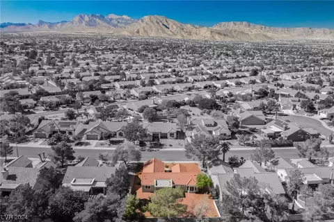 2440 Springridge Dr, Las Vegas, NV 89134
