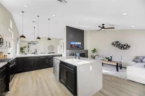 2851 Cordillera Dr, Henderson, NV 89074
