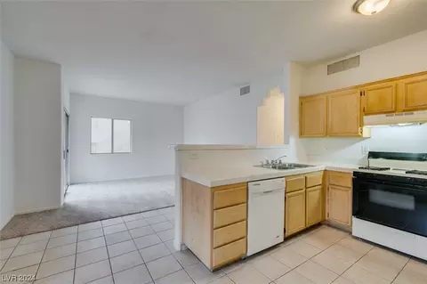 2110 Los Feliz St #1041, Las Vegas, NV 89156