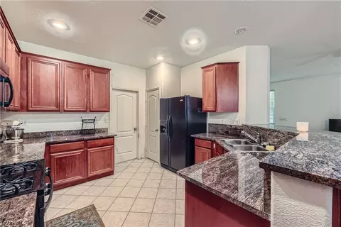 3909 Lazy Pine St #103, Las Vegas, NV 89108