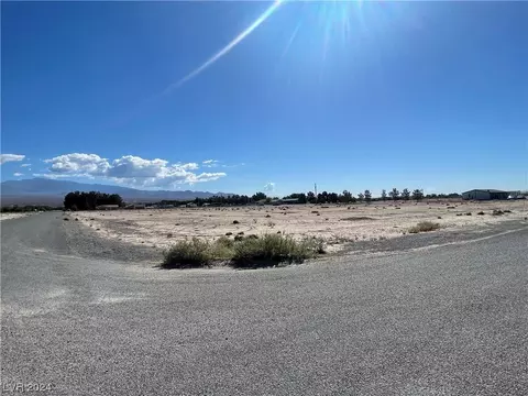 2611 N Lola Ln, Pahrump, NV 89060