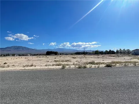 2581 N Lola Ln, Pahrump, NV 89060