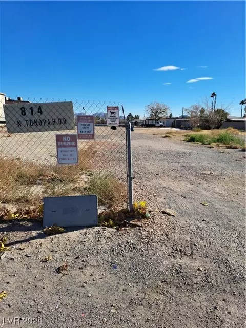 814 N Tonopah Dr, Las Vegas, NV 89106
