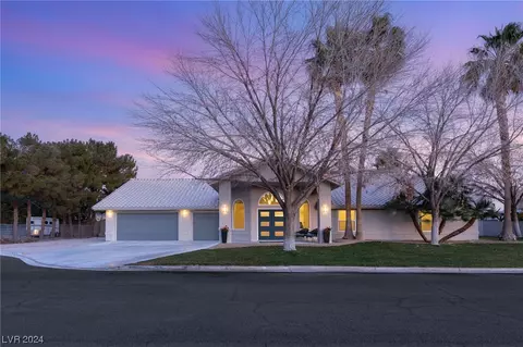 5304 Grand Teton Dr, Las Vegas, NV 89131